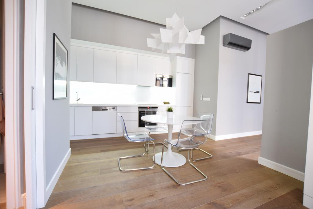 Luxury Apartment By Hi5 - Szervita Suite Boedapest Buitenkant foto