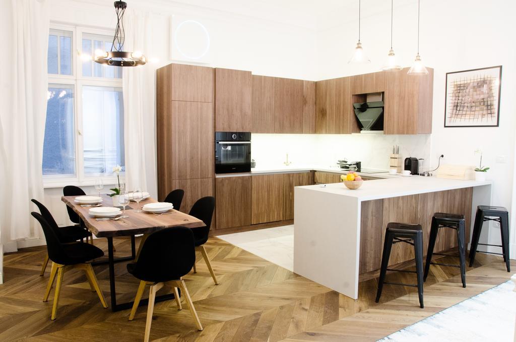 Luxury Apartment By Hi5 - Szervita Suite Boedapest Buitenkant foto