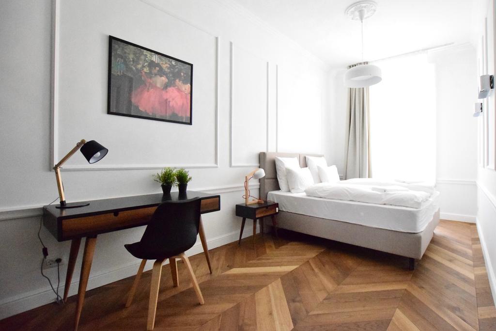 Luxury Apartment By Hi5 - Szervita Suite Boedapest Buitenkant foto