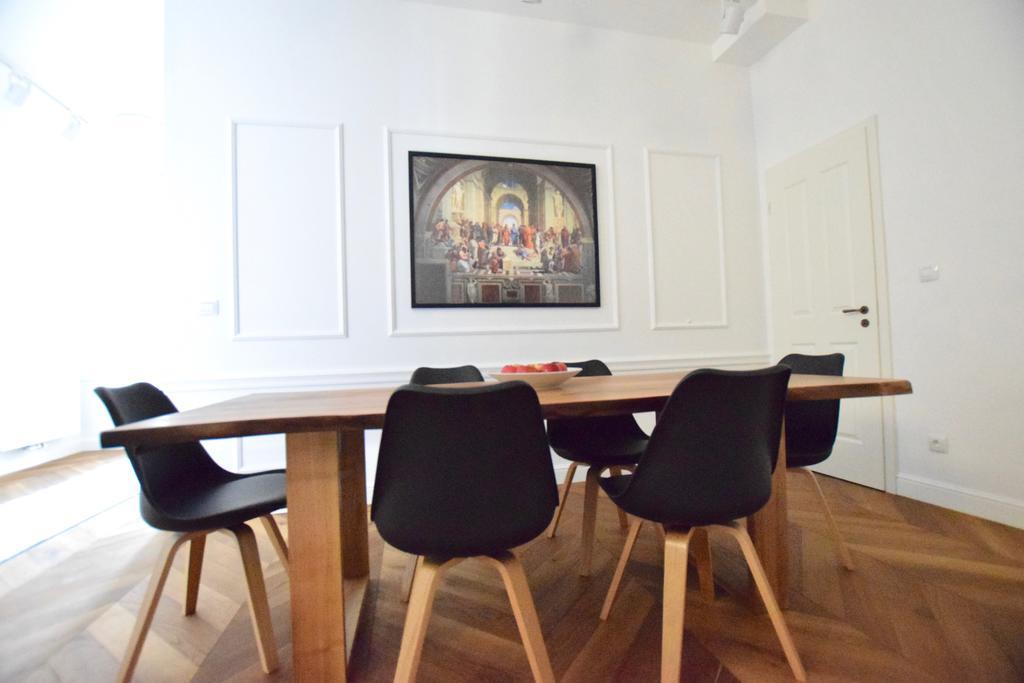 Luxury Apartment By Hi5 - Szervita Suite Boedapest Buitenkant foto