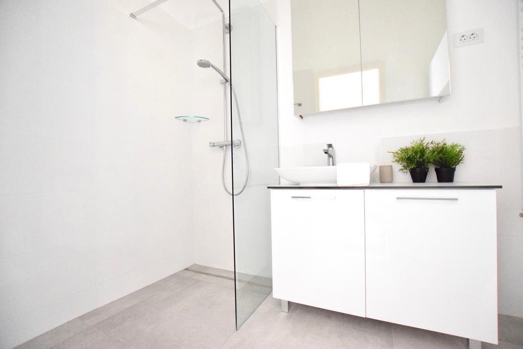 Luxury Apartment By Hi5 - Szervita Suite Boedapest Buitenkant foto