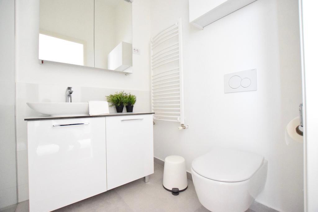 Luxury Apartment By Hi5 - Szervita Suite Boedapest Buitenkant foto